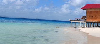 Pelicano Island