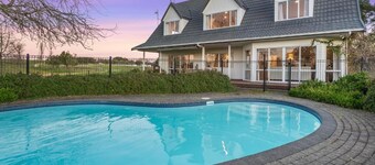 The Pond House by Homello