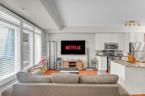Signature Apartment | Living area - 2 BR Townhouse with Patio Terrace (Toronto)