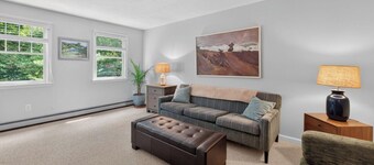 Private Coastal Getaway Near Beaches, Lake & Town Green