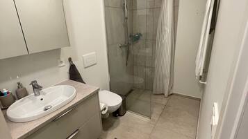 Apartment, 1 Bedroom | Bathroom
