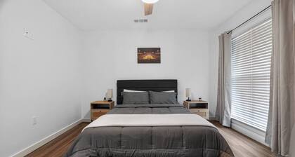 Modern 1BR w/ AC • LSU • Downtown