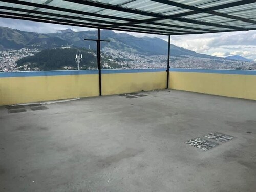 Welcoming 1-bedroom apartment in vibrant Quito for your stay
