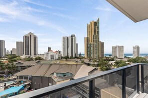 A high-rise building with a view of the ocean and other buildings. - Coastal Comfort 2Bedroom Luxury Stay w Ocean View (Surfers Paradise)