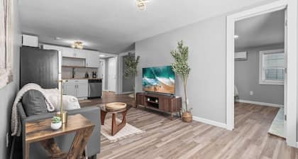 The Howder House / Refined 1BR / Sleeps 4