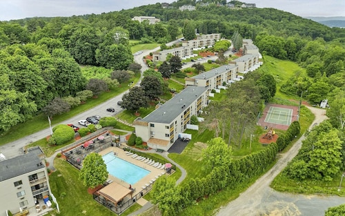 Stunning Lake Winnipesaukee Views, 2BR + Pool, Walk to Weirs Beach