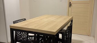 Alameda House - 2 bedrooms and private garage