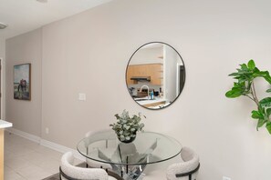 Dining - Chic 1BR Patio Suite Scenic CN Tower View | Parking Available (Toronto)