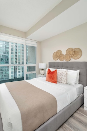 Room - Chic 1BR Patio Suite Scenic CN Tower View | Parking Available (Toronto)