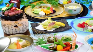 Khu vực ăn uống trong ryokan