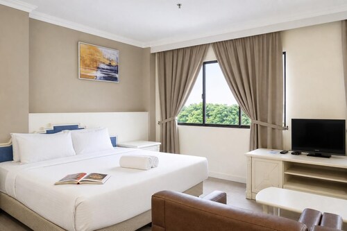 Swiss Avenue Hotel