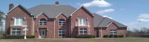 Unclassified image, 3 of 12, button - Spacious 6-bedroom house with AC in superb De Kalb (De Kalb)