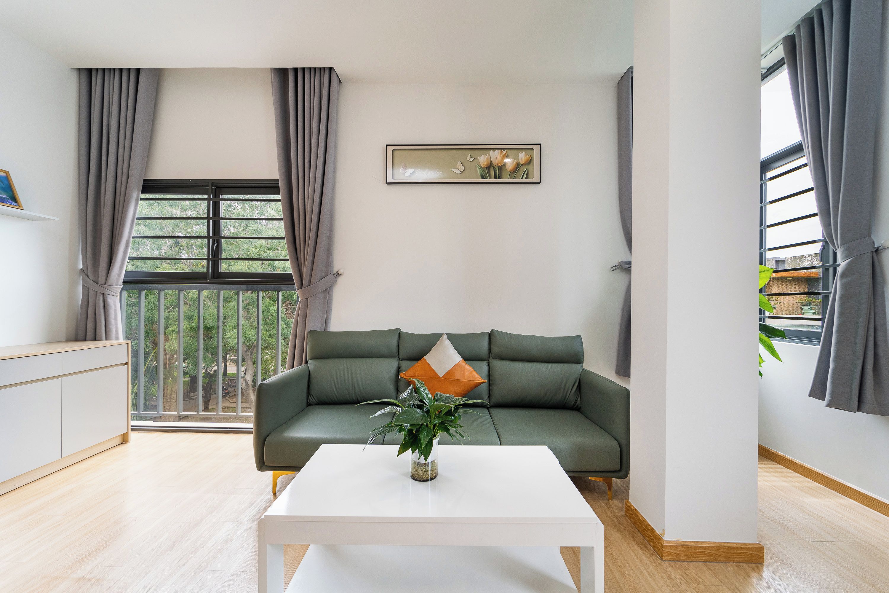 Luxury Studio, City View | Living area