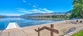 Lakefront Resort Townhome with Kayaks & Gas Grill!