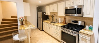 Lakeview Apartment Private Beach Access