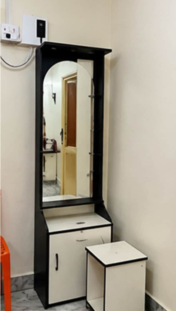 Unclassified image, 1 of 11, button - TMS Home Stay (Tiruchendur)