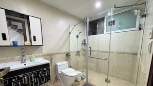 Junior Twin Room, City View | Bathroom - Joy Classic Apartment - PKB (Ba Đình)
