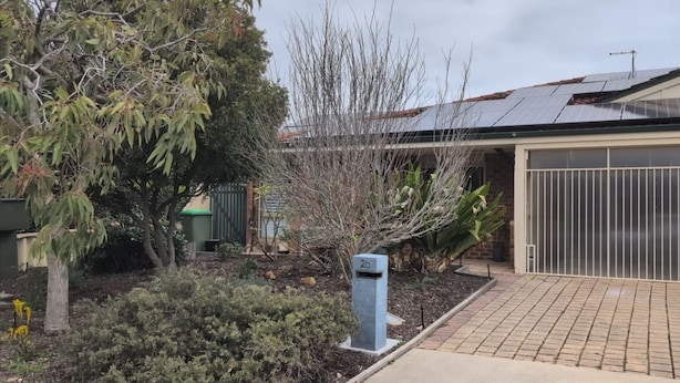 Unclassified image, 1 of 15, button - 2 bed 1 bath house in the heart of Bayswater! (Bayswater)
