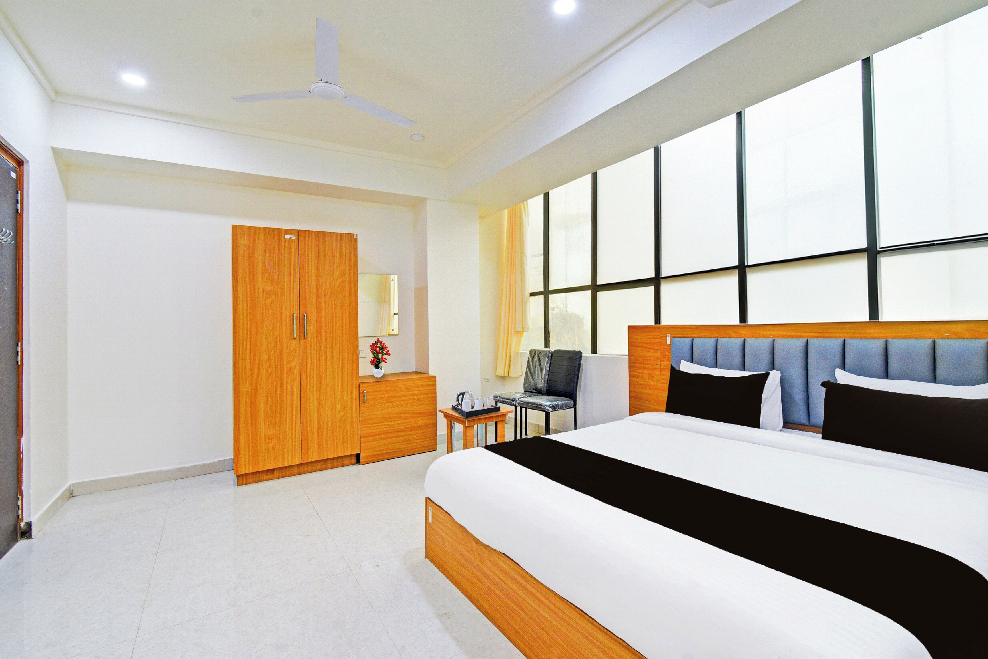 Classic Room | Desk, WiFi (free), bed sheets