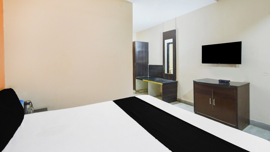 Townhouse OAK Secunderabad Near Railway