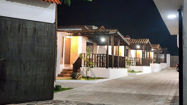 Ảnh chưa phân loại, 1 trong số 30 ảnh, nút