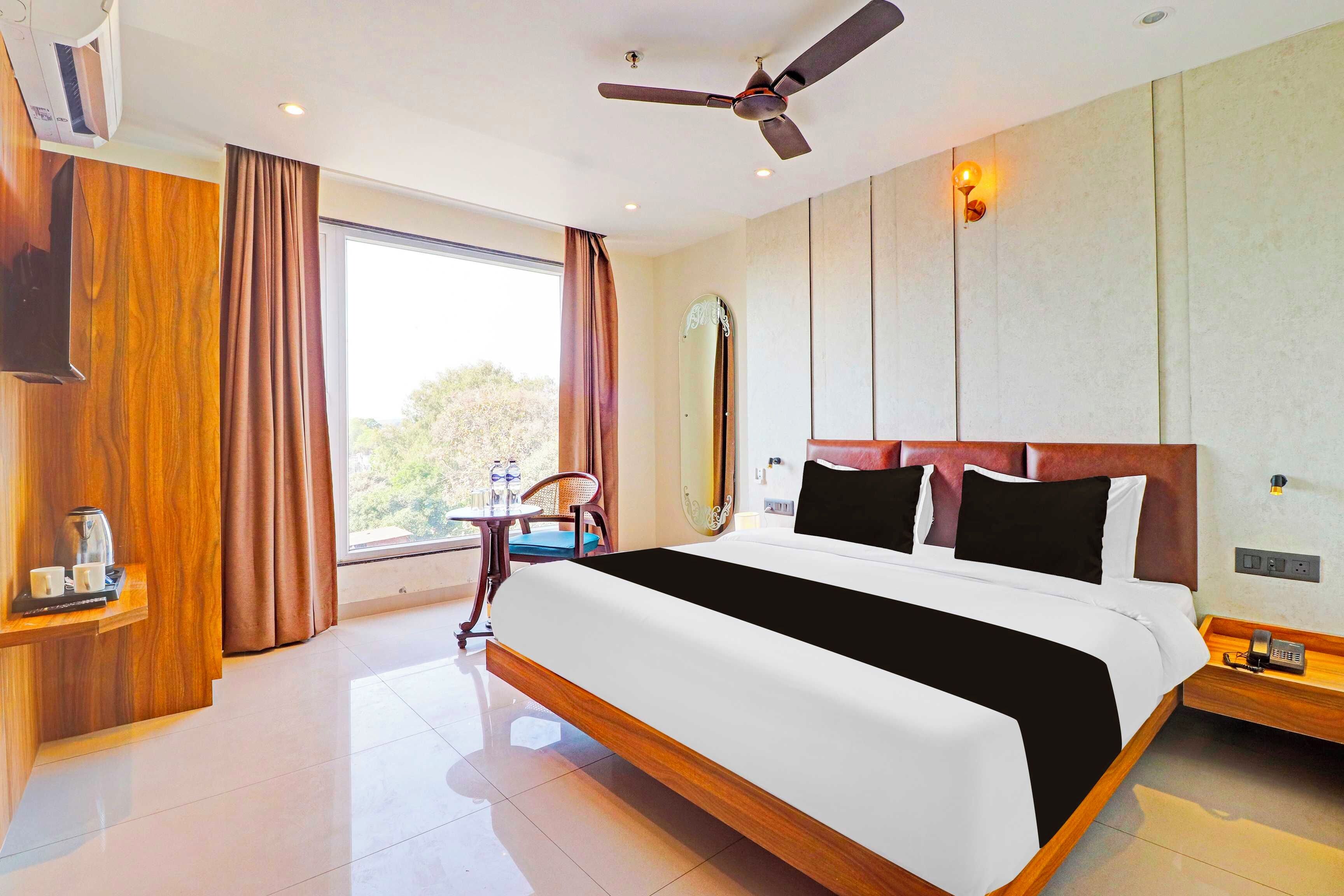 Classic Room | Desk, free WiFi