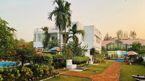 Unclassified image, 3 of 10, button - Rajmahal Resort  (Dhaka Division)