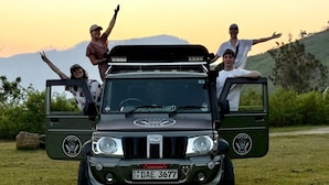 A vehicle with a roof rack and a license plate. - Dreamville (Ballaketuwa)
