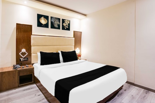 Townhouse Andheri Near Western Express