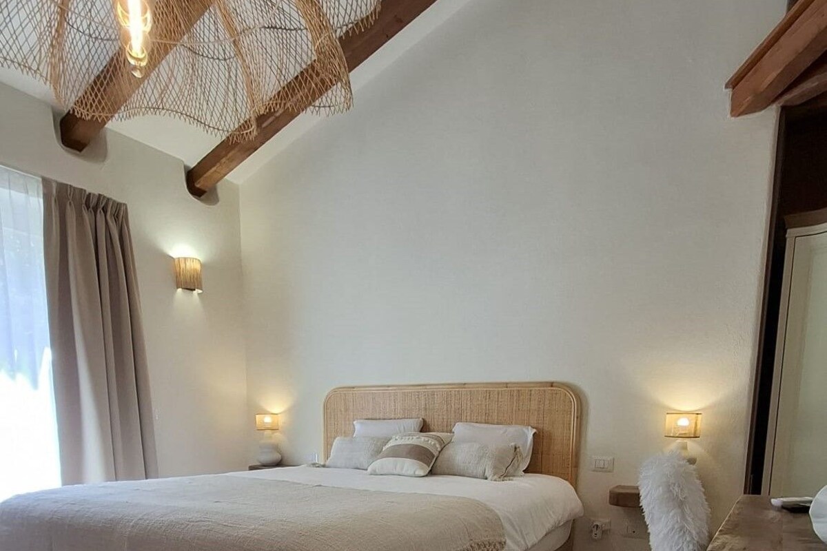 Habitación Deluxe doble, 1 cama de matrimonio grande, vistas al parque | Ropa de cama de alta calidad y edredones de plumas