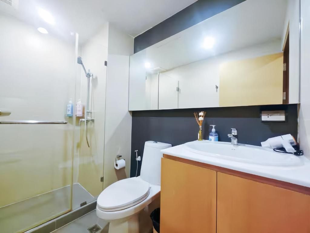 Single Room, 1 Large Single Bed, Balcony, City View | Bathroom