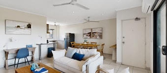 Peaceful 2-bed Apartment With Private BBQ Balcony