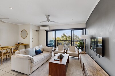 Peaceful 2-bed Apartment With Private BBQ Balcony