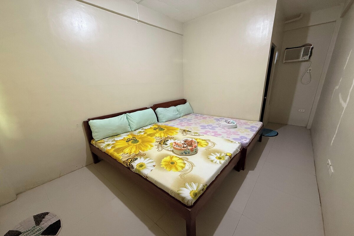 Quadruple Room | Blackout drapes, WiFi (free), bed sheets