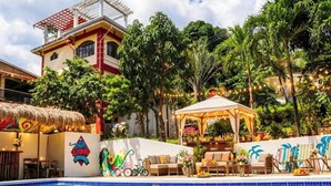 Outdoor pool - The Green Gecko (Coron)
