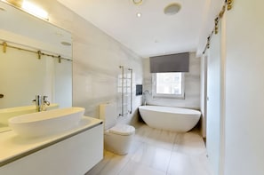 Unclassified image, 4 of 8, button - Luxury 2BR/2BA Marylebone Flat w/ AC (London)
