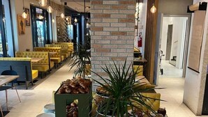Ảnh chưa phân loại, 3 trong số 83 ảnh, nút