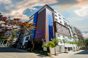 Ảnh chưa phân loại, 3 trong số 33 ảnh, nút