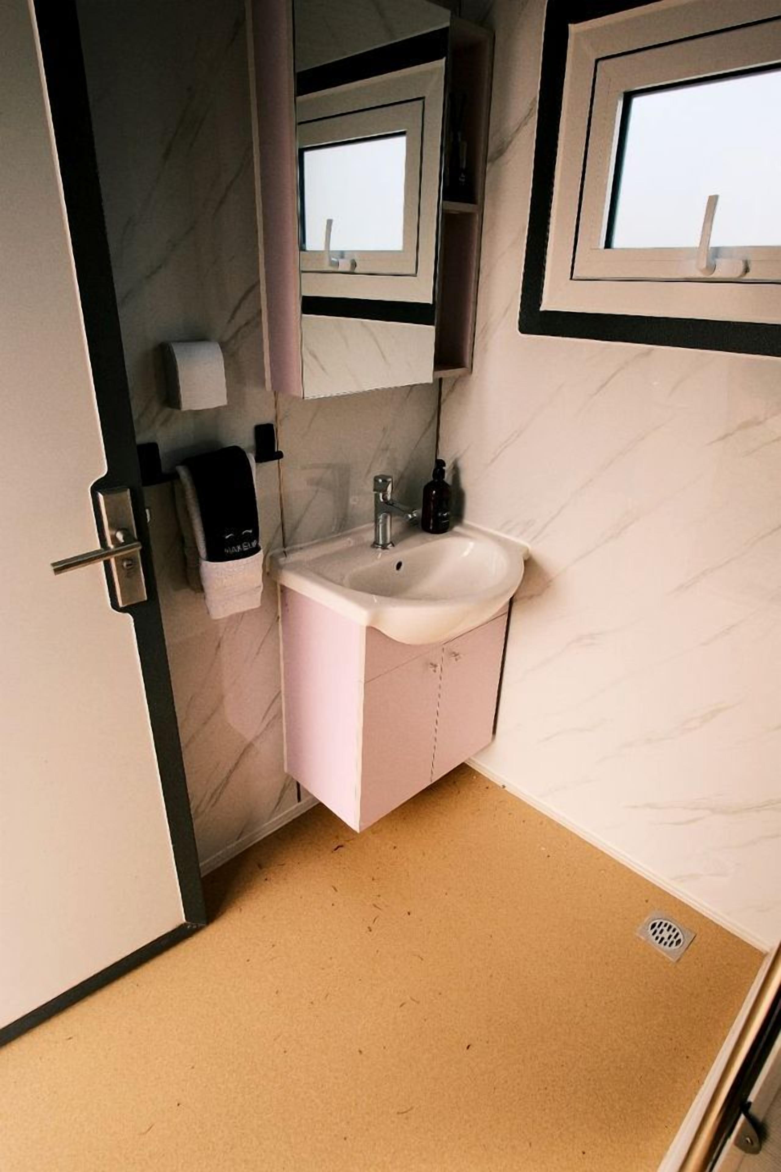Towels, soap, shampoo, toilet paper