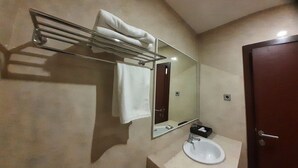 Unclassified image, 5 of 15, button - Multazam Hotel (Surakarta)