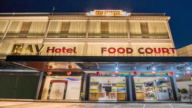 A hotel with a food court. - RAV Hotel (Tanjung Pinang)