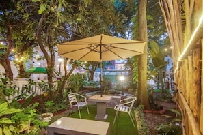 Outdoor dining - Resort Kebun Indah (Bekasi)