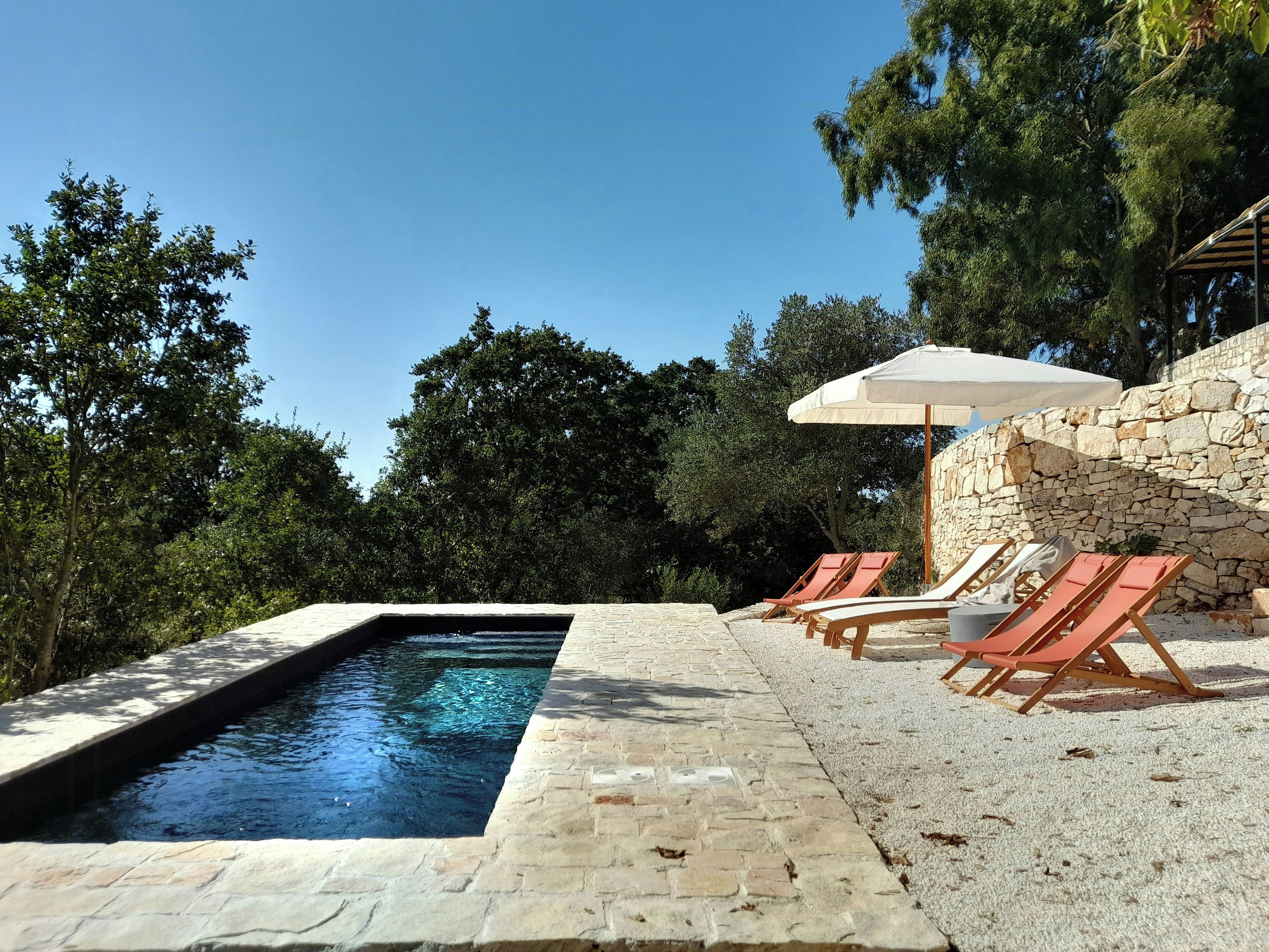 حمام سباحة