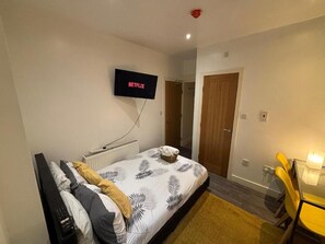 Deluxe-Doppelzimmer, eigenes Bad | Bügeleisen/Bügelbrett