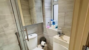 Doppia Deluxe, bagno privato | Bagno | Doccia, asciugacapelli, asciugamani