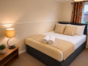 Unclassified image, 2 of 11, button - House Sleeps 9 With Free 2 car Parking, Fast Internet (Newcastle-upon-Tyne)