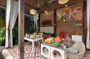 Ảnh chưa phân loại, 5 trong số 86 ảnh, nút