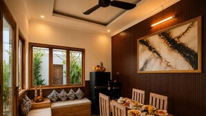 Biệt thự Cao cấp, 1 phòng ngủ, hồ bơi riêng (Grand One Bedroom Private Pool Villa) | Khu ăn uống