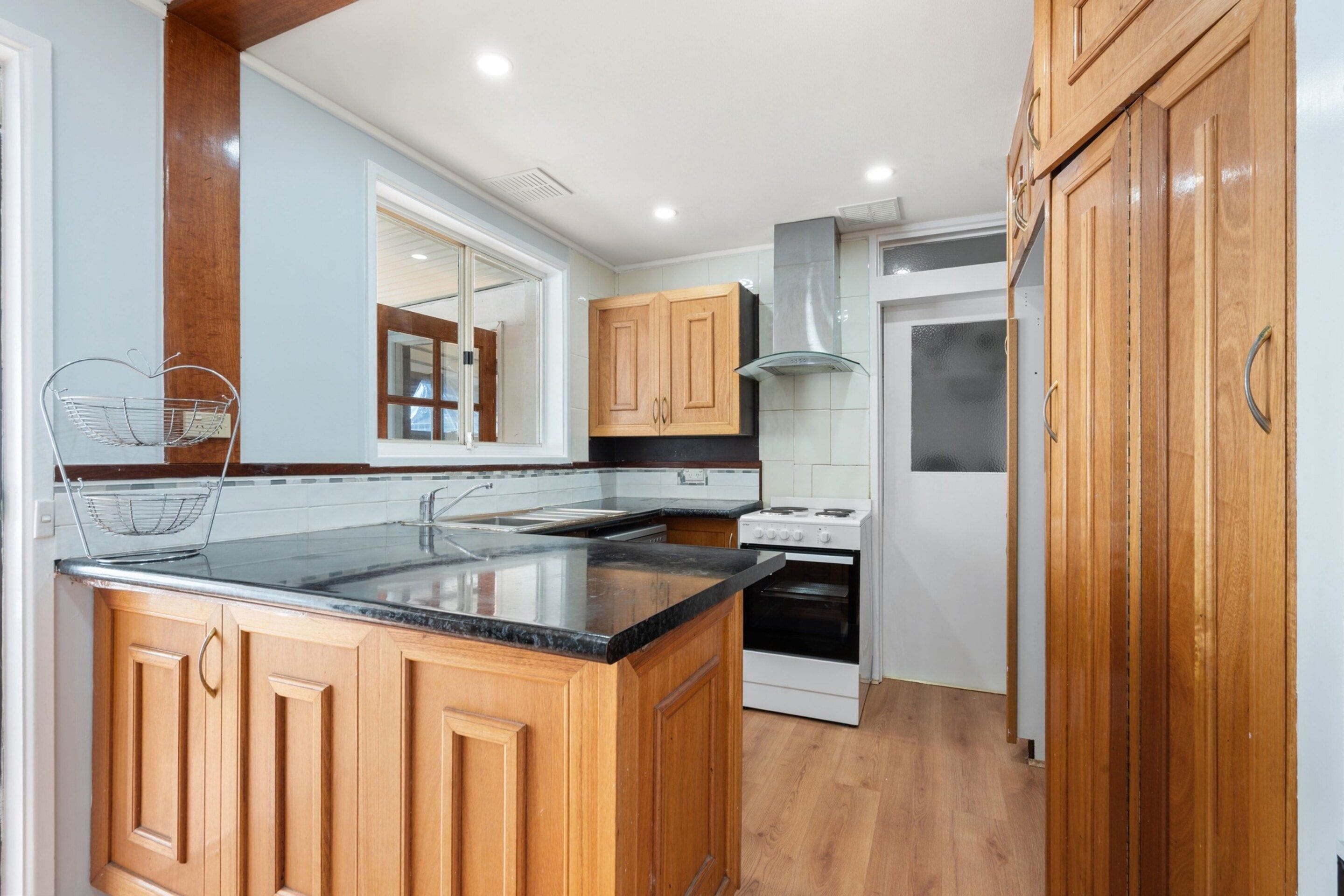 Apartment | Private kitchen | Cookware/dishes/utensils