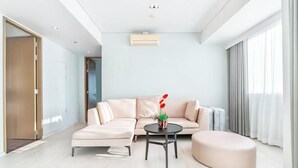 Apartment, 3 Schlafzimmer, Balkon, Stadtblick | Wohnbereich